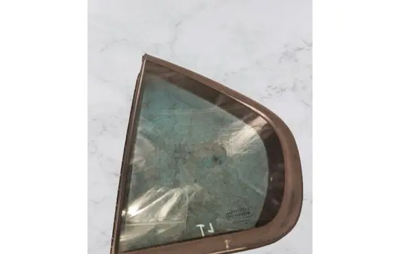 Honda Civic Rear side window 