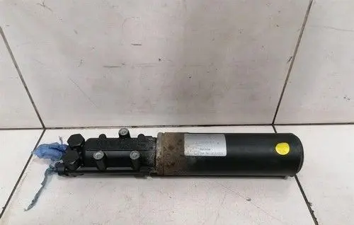 Audi A4 S4 B8 8K Air suspension valve block 4G0616813A