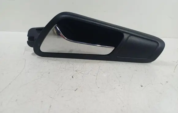 Volkswagen PASSAT B6 Front door interior handle 3C2837113