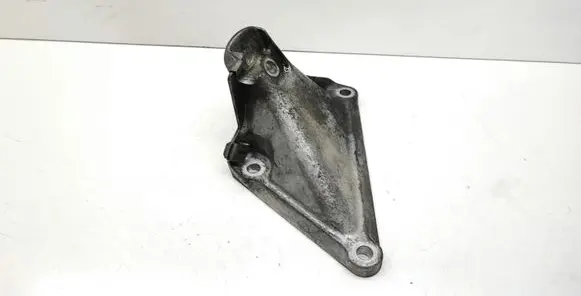 BMW 5 E60 E61 Engine mounting bracket 6769153 22116769153