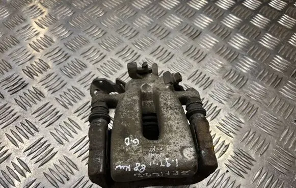 Opel Zafira B Rear brake caliper