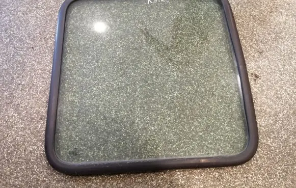 Volkswagen II LT Rear side window