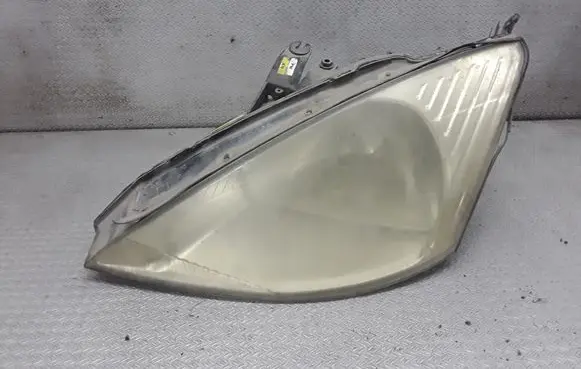 Ford Focus Headlight/headlamp 2M5113W029