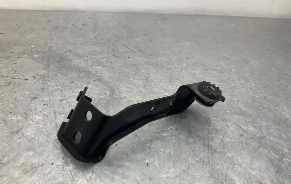 BMW 5 F10 F11 other engine part 7585391