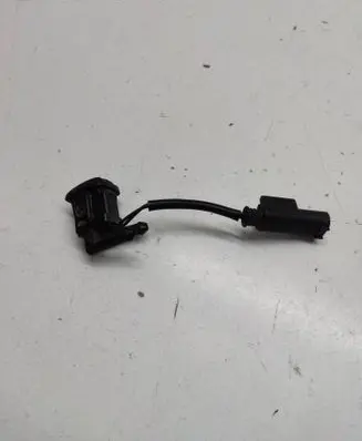 Windshield washer spray nozzle