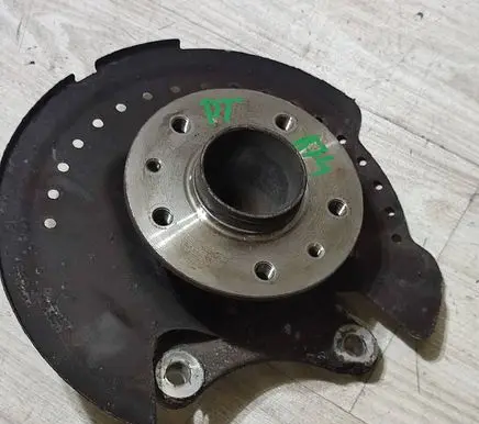 Renault Kangoo III Rear wheel hub 