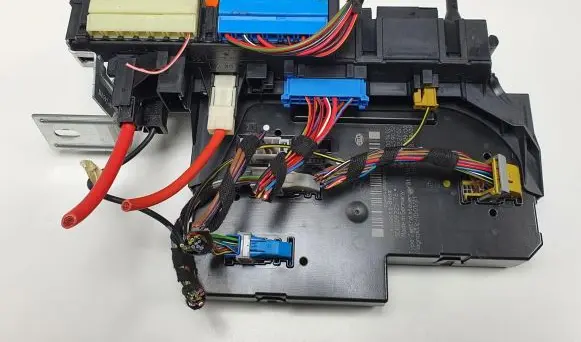 Mercedes-Benz GLK (X204) SAM control unit 2049001402