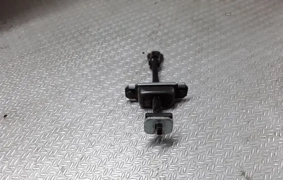 Hyundai i30 Rear door check strap stopper