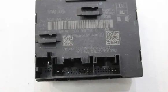 Volkswagen PASSAT B8 Door control unit/module 5Q0959595D