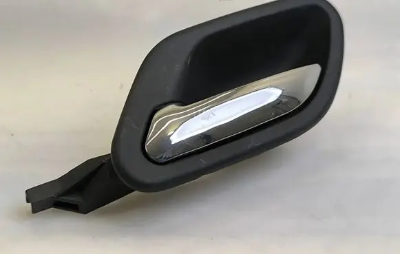 BMW 5 E39 Front door interior handle 8226049