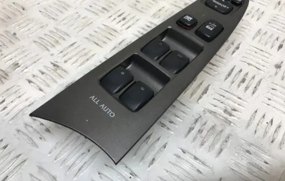 Lexus IS 220D-250-350 Electric window control switch 8404053070