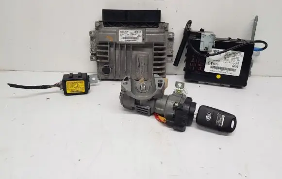 KIA Ceed Engine ECU kit and lock set 391302A700