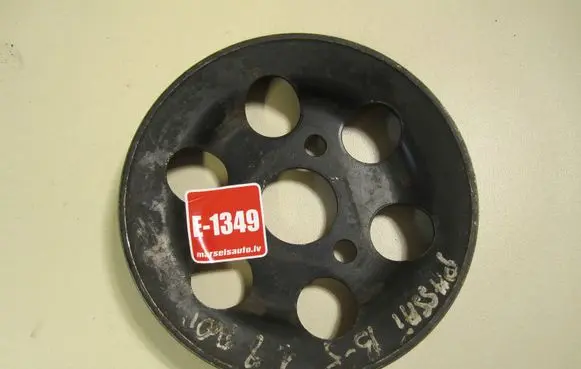 Volkswagen PASSAT B5 Power steering pump pulley 058145255E