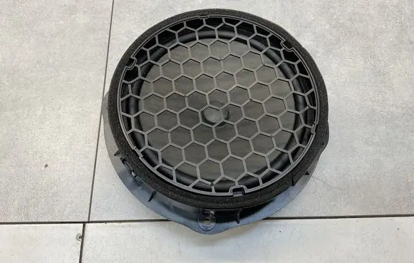 Audi A3 S3 8V Front door speaker 8V0035415
