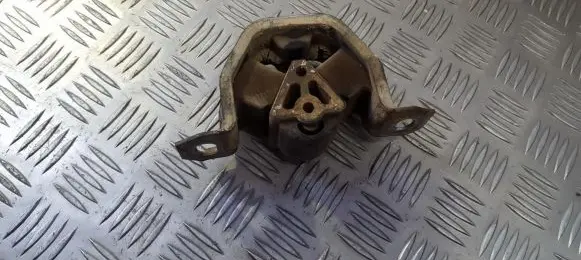 Opel Combo B Engine mount bracket