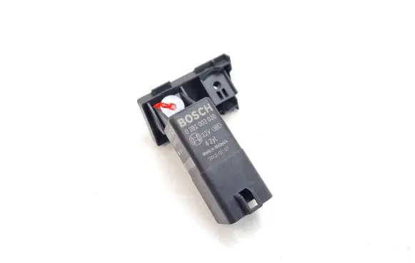 Skoda Superb B6 (3T) Glow plug pre-heat relay 0281003038 038907281D