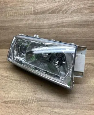 Skoda Octavia Mk1 (1U) Headlight/headlamp 1U1941018P