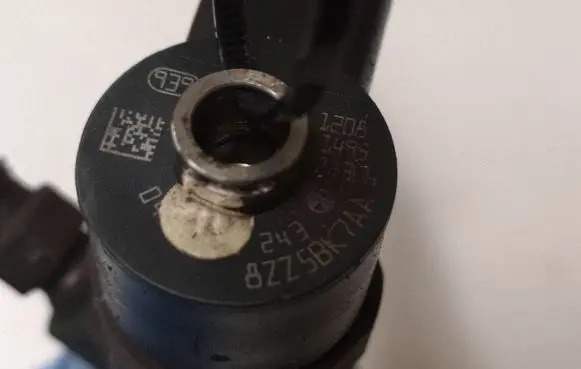Opel Zafira B Fuel injector 0445110243