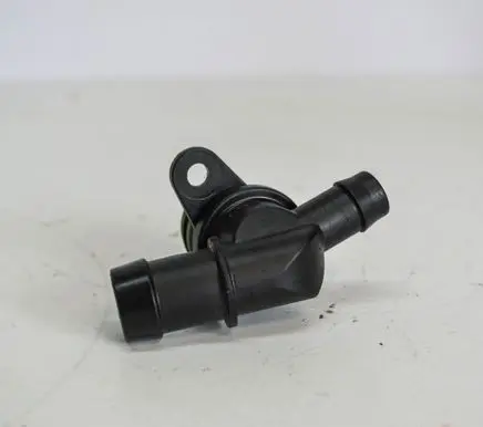 Volkswagen Polo V 6R Other engine bay part 03F103175A