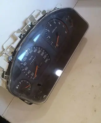 Mitsubishi Galant Speedometer (instrument cluster) MR444016