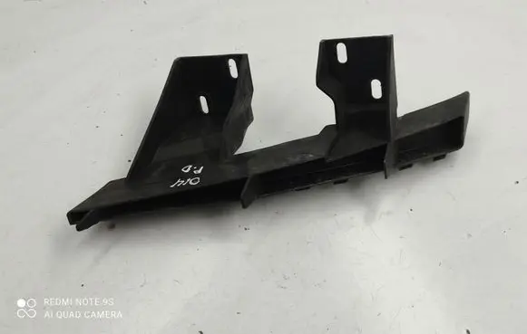Audi Q7 4L Front bumper mounting bracket 4L0807334