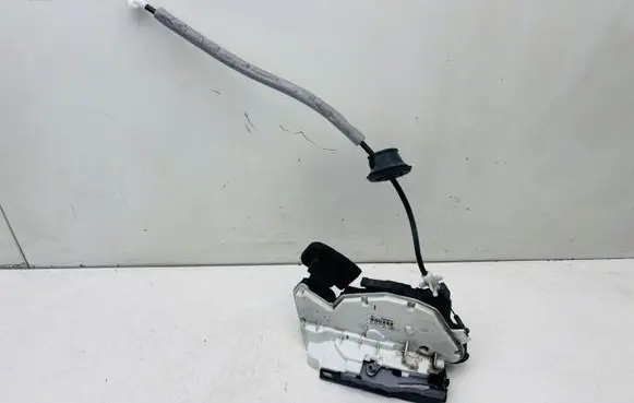 Skoda Superb B8 (3V) Rear door lock 6V0839016