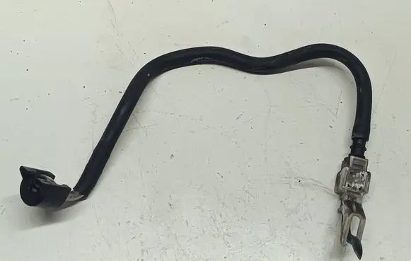 Toyota RAV 4 (XA40) Fuel injector supply line/pipe 