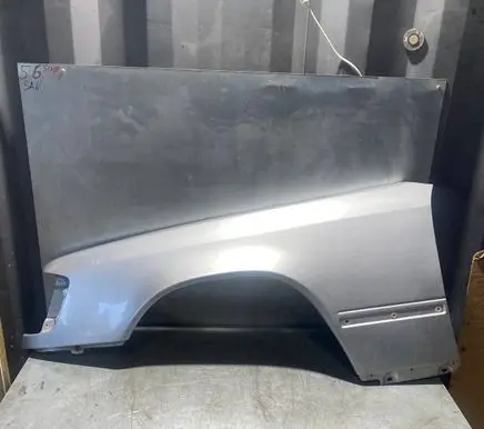 Mercedes-Benz E W124 Fender
