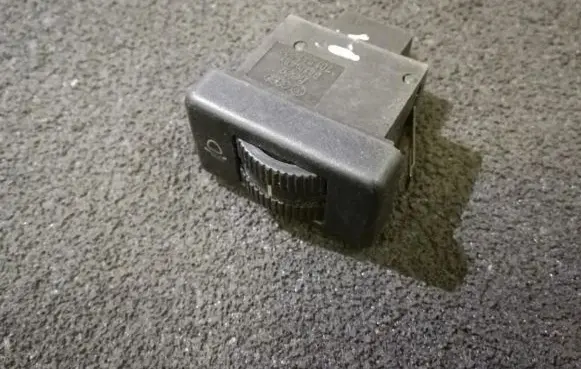 Volkswagen PASSAT B3 Headlight level height control switch 701941333