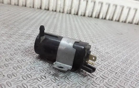 Mitsubishi Pajero Windscreen/windshield washer pump