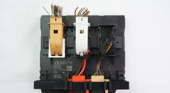Volkswagen Jetta VI Comfort/convenience module 5K0937086Q