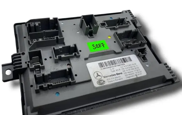 Mercedes-Benz E W213 Central body control module A3287 A2139003426