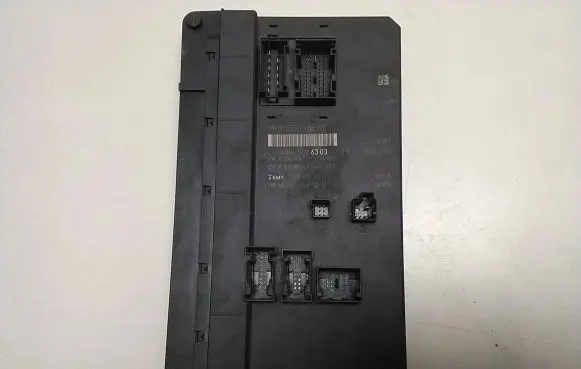 Mercedes-Benz Sprinter W906 Comfort/convenience module A9069006303 A9069017501 A9069024301