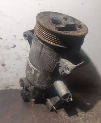 Volkswagen PASSAT B7 Air conditioning (A/C) compressor (pump) 5K0820803A