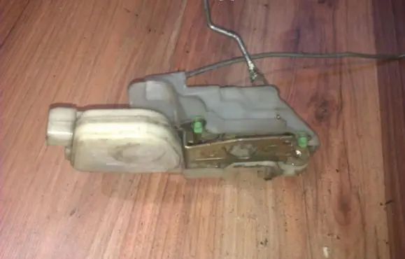 Mitsubishi Galant Front door lock