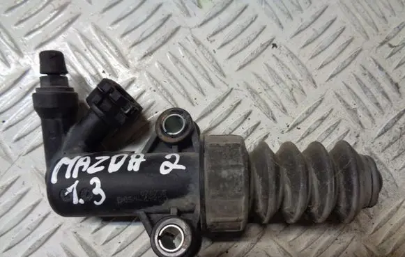 Mazda 2 Clutch slave cylinder D65141920