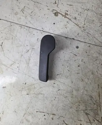Volkswagen PASSAT B6 Engine bonnet (hood) release handle 1J1823533C