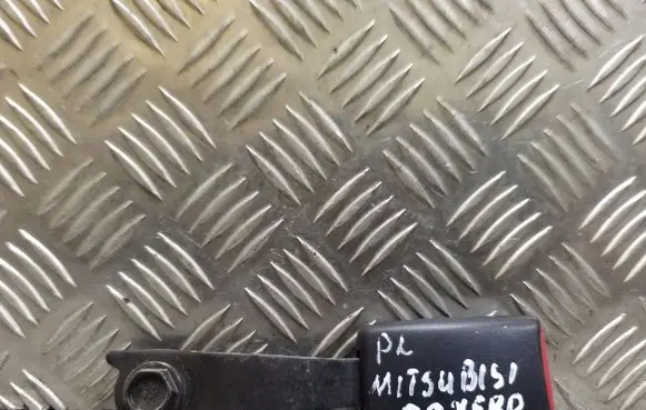 Mitsubishi Pajero Front seatbelt buckle
