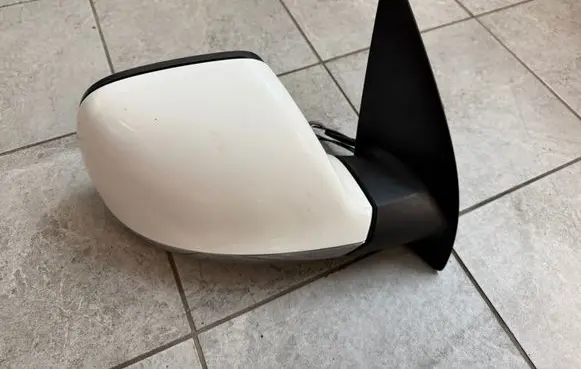 Volkswagen Amarok Front door electric wing mirror