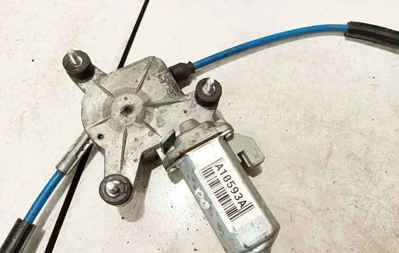 Peugeot 406 Front door window regulator motor 9615036880 38992542