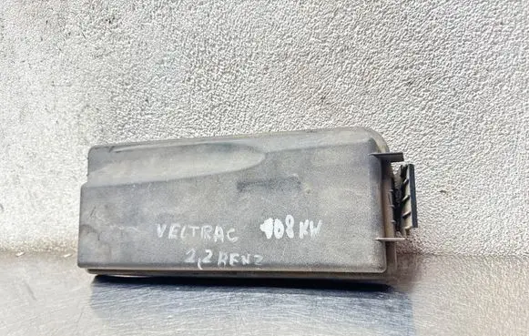 Opel Vectra C Fuse box cover 24438039