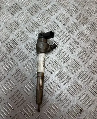 Skoda Superb B8 (3V) Fuel injector 04L130277AE 0445110471