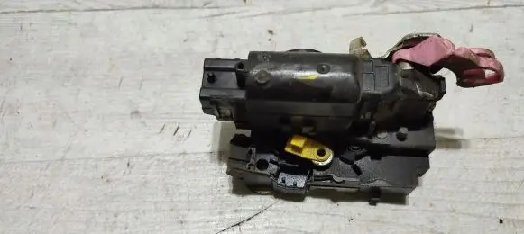 Dacia Duster Rear door lock 1306123223