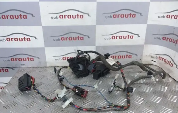 Opel Vectra C Front door wiring loom 13140011