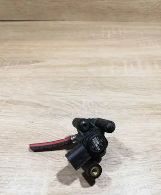 Mercedes-Benz Vito Viano W639 Air pressure sensor A0101537228