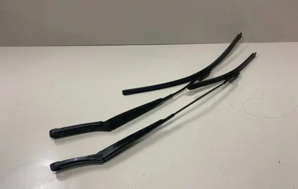 Volkswagen Polo V 6R Headlight wiper blade set 6R1955410A