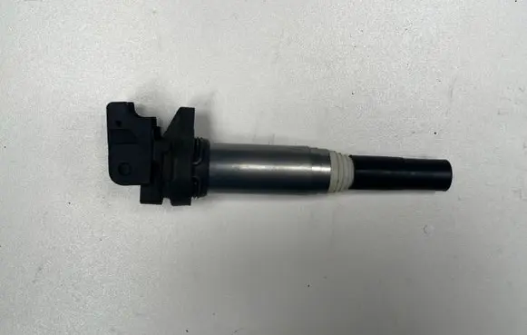 BMW 1 E81 E87 High voltage ignition coil 8616153