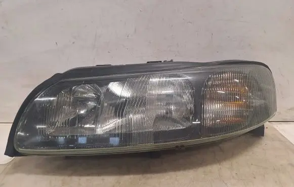Volvo V70 Headlight/headlamp 8693547 89007897