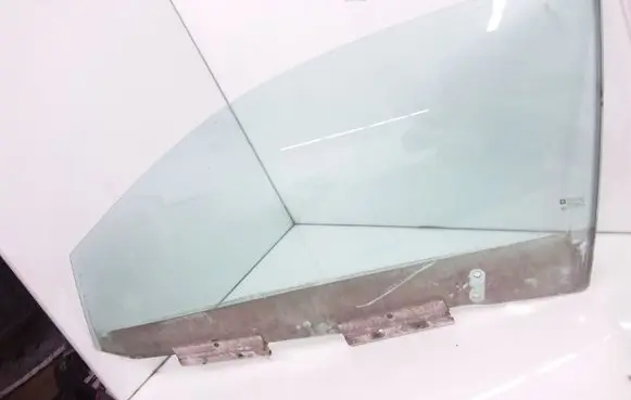 Opel Astra G Front door window/glass (coupe) AS2