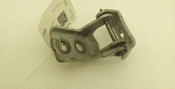 Citroen C4 Cactus Front door lower hinge 